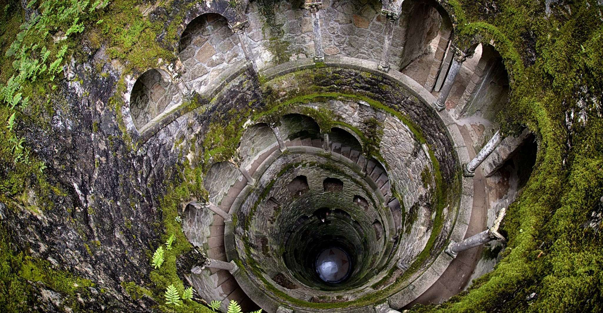 Von Lissabon, Pena Palace, Regaleira, Sintra & Cascais Tour - Hizvo