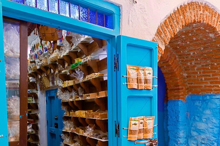 Au départ de Fès : Chefchaouen Excursion d&#039;une journée avec chauffeur pour un groupe de 8 personnes