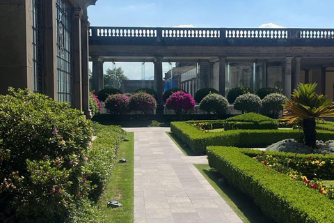 Mexico City: Chapultepec Castle Tour with Guide