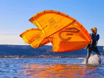 Montpellier: Lekcja kitesurfingu z wyposażeniem