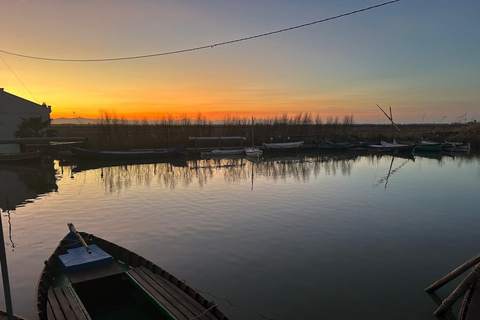 From Valencia: Albufera Natural Park at Sunset with Boat Ride | Small Group From Valencia: Albufera at sunset in a small group with a boat ride