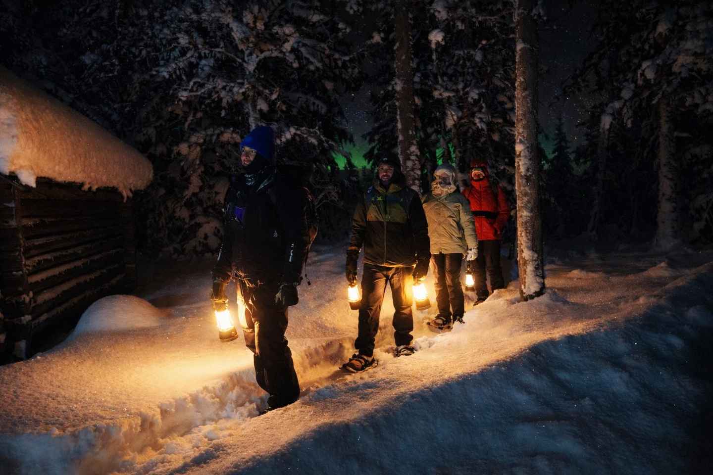 Sälen: Northern Lights Snowshoe Adventure with Pickup