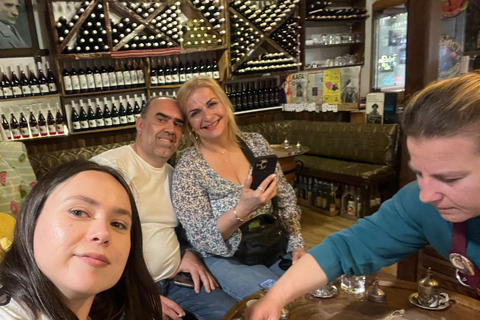 Kusadasi: Pottery Painting & Wine Tasting Tour from Port