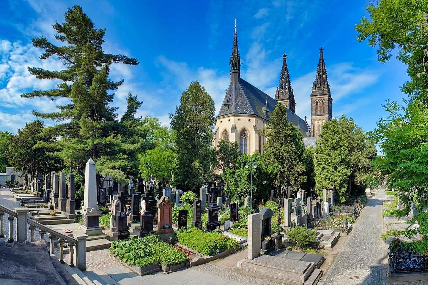 Prague: Vysehrad Castle and Riverside E- Bike Tour
