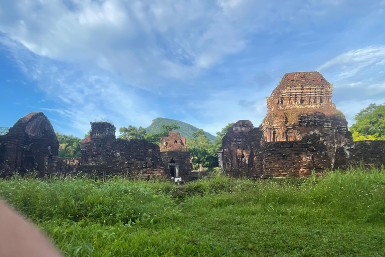 Hoi An: My Son Sanctuary Guided Tour with Lunch & Boat Trip Hoi an : My Son Sanctuary Guided tour. Lunch. boat trip