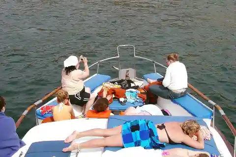 Excursión en yate por las Islas Palomino y nada junto a los leones marinos