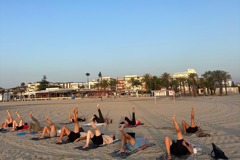 Alicante: Beach Yoga Class at Playa del Postiguet (English)