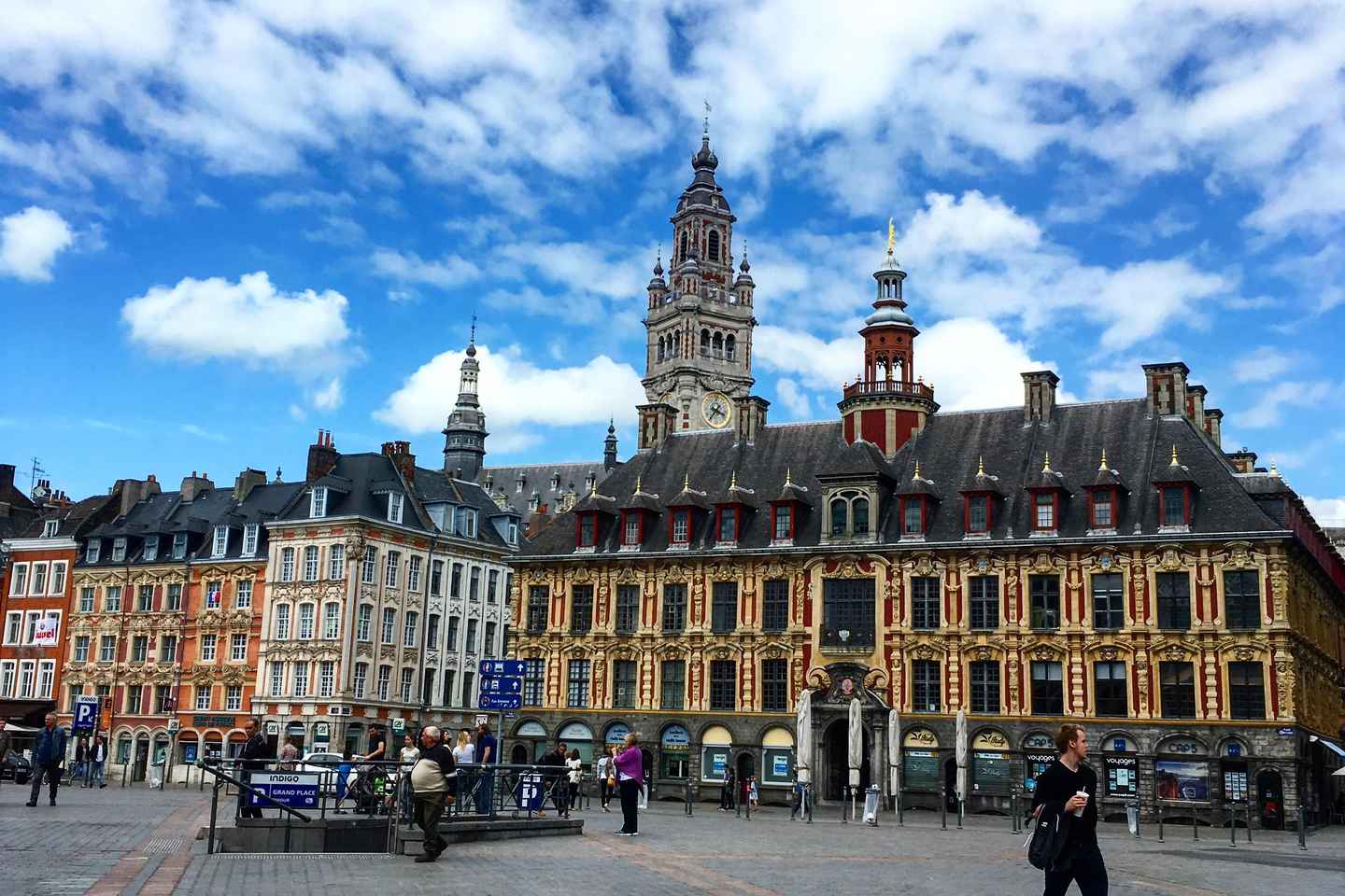 Private walking tour of downtown and Old Lille with a certified guide.