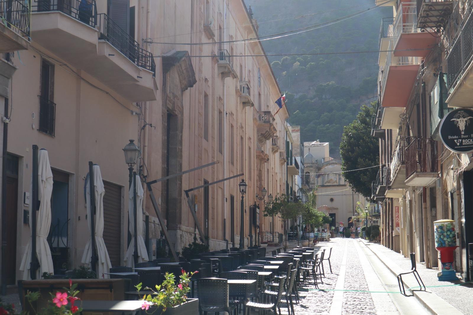 Castellammare del Golfo: Licht und Schatten