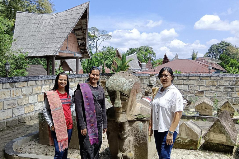 Medan: Discover the Best of Sumatra Day Trip! Medan: Lake Toba Tour