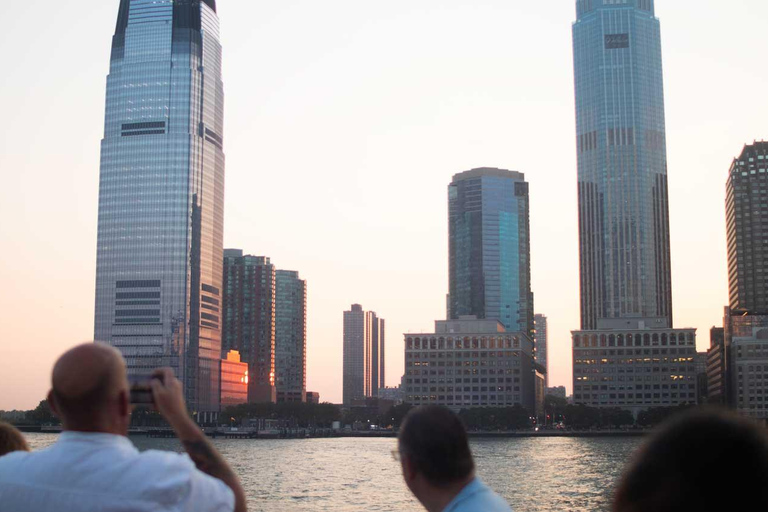 نيويورك: رحلة بحرية عند غروب الشمس مع إطلالات على تمثال الحريةرحلة غروب الشمس - الدخول العام