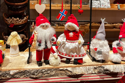 Oslo Christmas Lights & Market Photo Walk with Guide