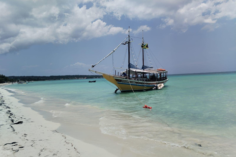 内格里尔：海盗船巡游（含浮潜和 Ricks）仅限公主和帕拉迪乌姆度假村的客人