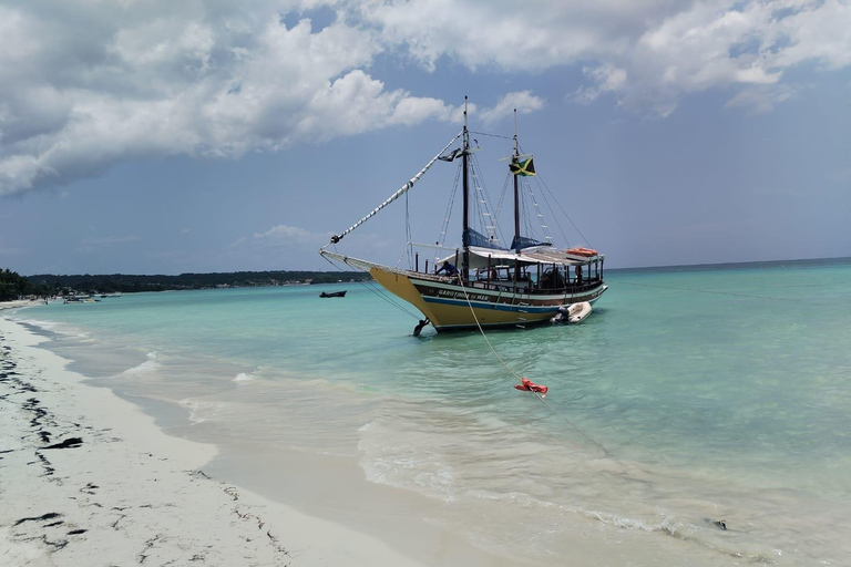 内格里尔：海盗船巡游（含浮潜和 Ricks）仅限公主和帕拉迪乌姆度假村的客人