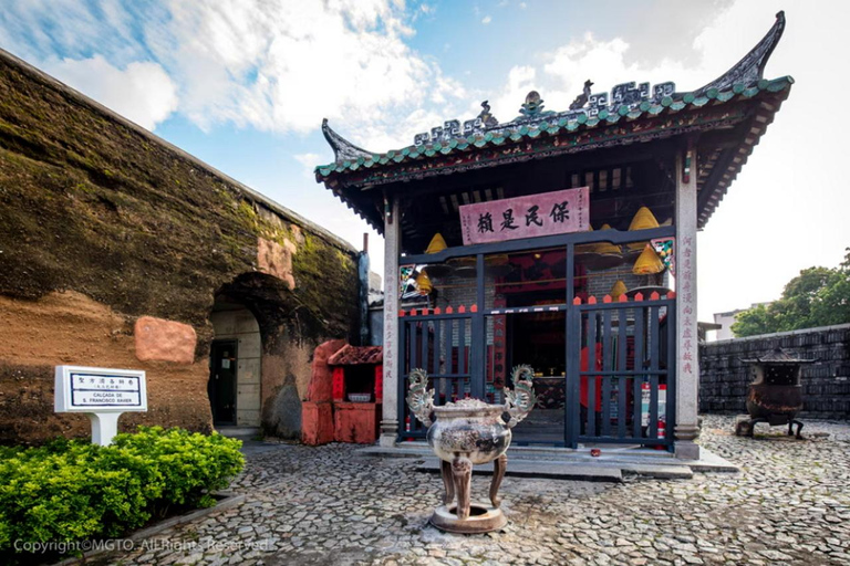 From Hong Kong: Private Macau Heritage Tour with transfer