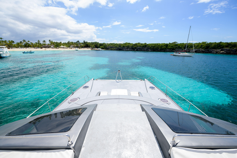 La Romana: Catalina Island Private Full-Day Boat Tour