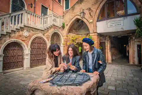 Venice: Private Walking Tour with Optional Gondola Ride