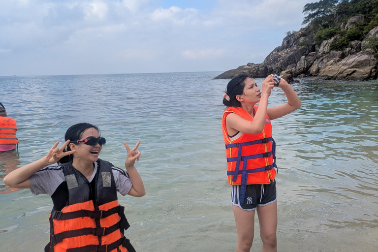 Private/small group Cham Island Tour (shared speed boat) Private - small group Cham Island Snorkeling Tour w lunch