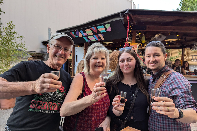 Budapest: Ruin Bars, Street Art, and Jewish Quarter Tour Budapest: Ruin Bars, Street Art, and Jewish Quarter Tour