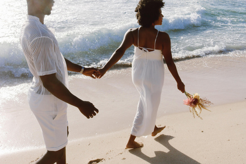 Coolangatta: Beach Photoshoot with Edited Photos Coolangatta: Beach Photoshoot with Edited Photos 30 min