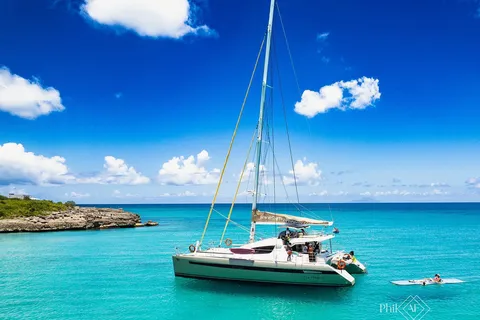 Sint Maarten: Luxury Catamaran Day Sail with Lunch & Drinks