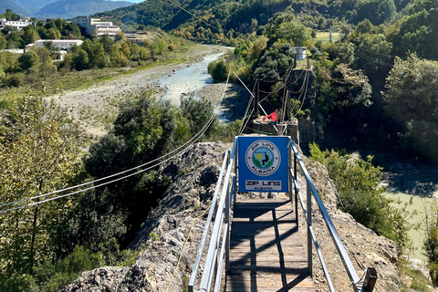 Tagestour zur Burg Petrela und Zip Line Albanien Abenteuer