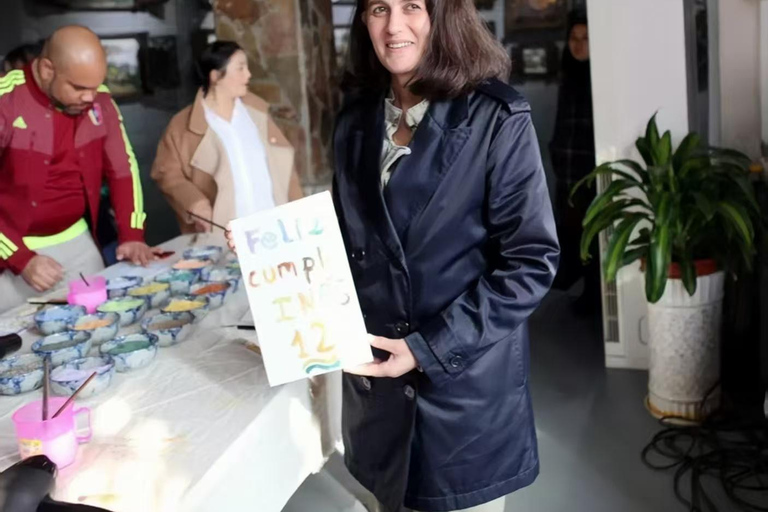 Zhangjiajie: Quartz Sand Painting Experience & Art Gallery quartz sand painting 1 hour experience