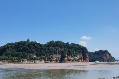 Excursion d&#039;une journée dans la région panoramique du Grand Bouddha de Leshan et dans le parc des pandas