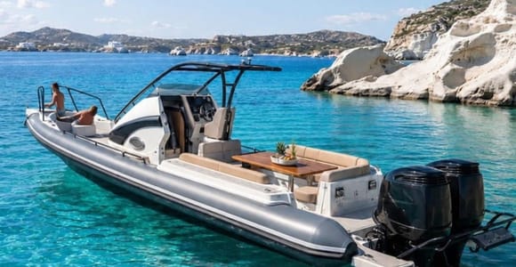 Milos: Private Boat Tour to Kleftiko Caves & Sykia