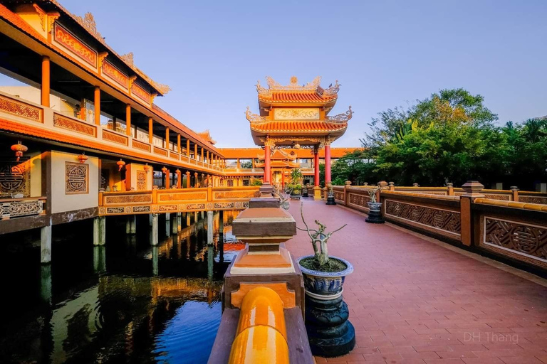 Zachód słońca w Da Nang: wioska Mat, pagoda Nam Sơn i Charming ShowZachód słońca w Da Nang: wioska Mat, pagoda Nam Sơn i uroczy show