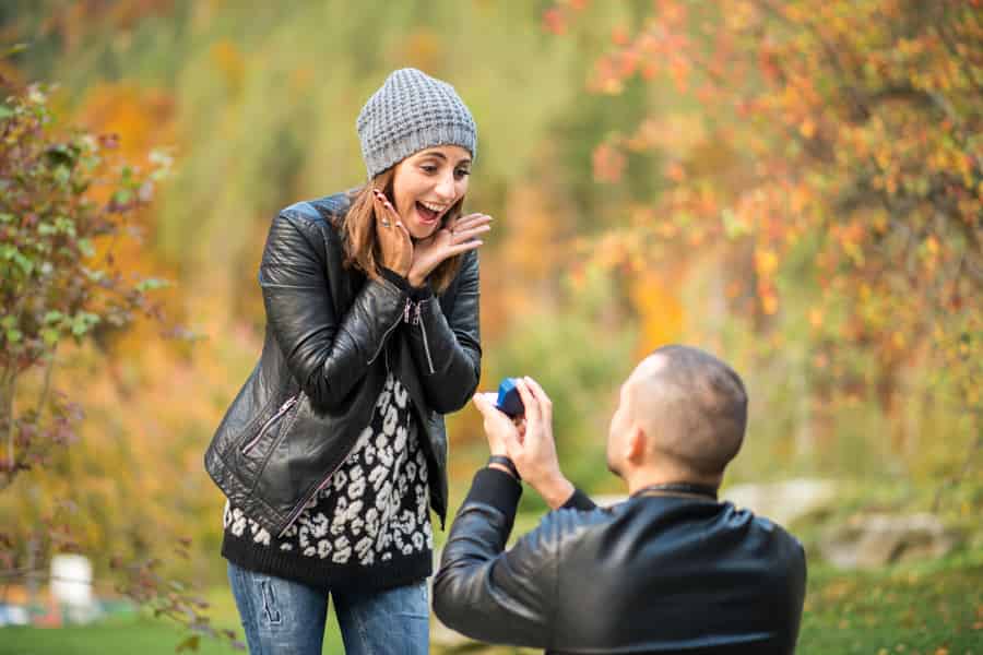 Weintour mit GMC Yukon: Heiratsantrag wie die Filmstars, nur ohne Bus. Foto: GetYourGuide Weintour mit GMC Yukon: Heiratsantrag wie die Filmstars, nur ohne Bus. Foto: GetYourGuide