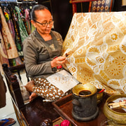 Yogyakarta: Pottery and Batik Workshop with Market Tour