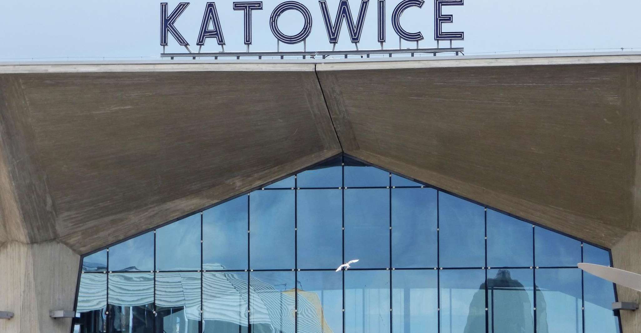 Traslado al aeropuerto de Katowice desde o hacia Cracovia - Hizvo