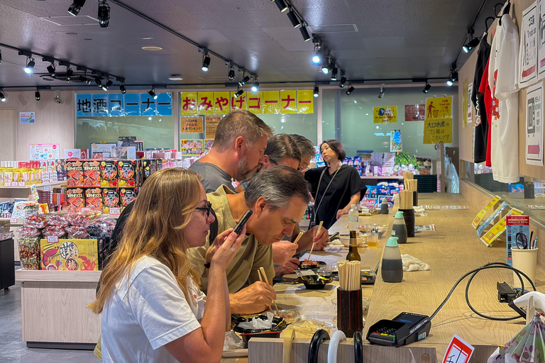 Kanazawa: Private Omicho Market Tour Like a Local