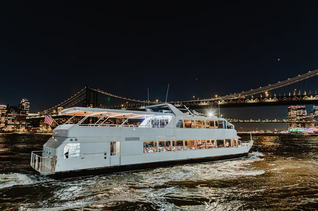 NYC : Dîner-croisière gastronomique avec musique live