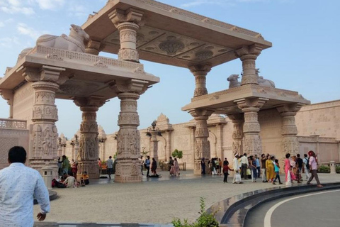 Delhi: 6 Hour Spiritual Temple Tour by Car With Female Guide Tour With Only Guide Service