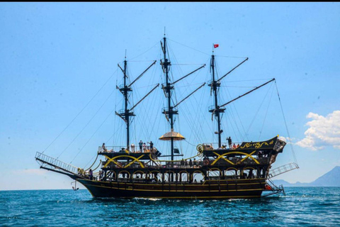 Kemer : Tour en bateau du dragon rouge avec grotte des pirates et PhaselisCroisière à partir du lieu de rendez-vous