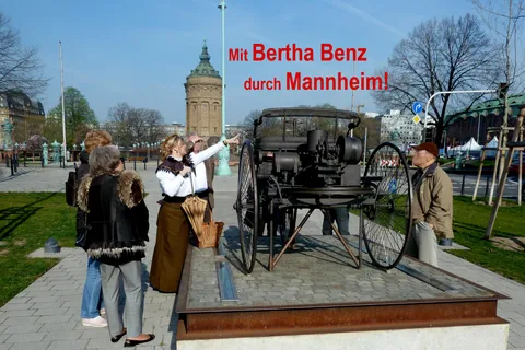 City tour Mannheim: With Bertha Benz through the city of inventors - costume tour