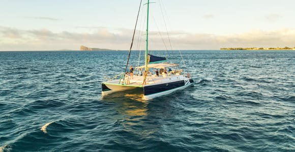 Mauritius: Northern Sunset Catamaran Cruise, Drinks & Snacks
