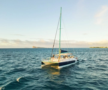 North of Mauritius: Sunset Catamaran Cruise, Drinks & Snacks