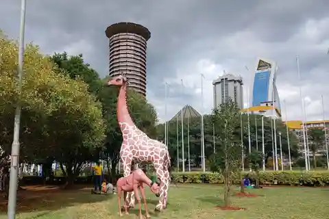 Nairobi: Historic and Modern Highlights Guided Walking Tour