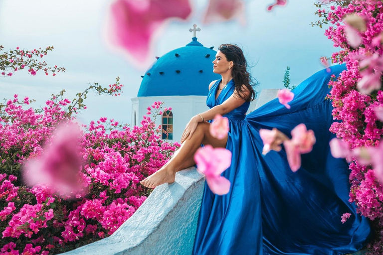 Santorini: Sesión de fotos con vestido voladorOia o Imerovigli: Sesión de fotos con vestido volador de Santorini