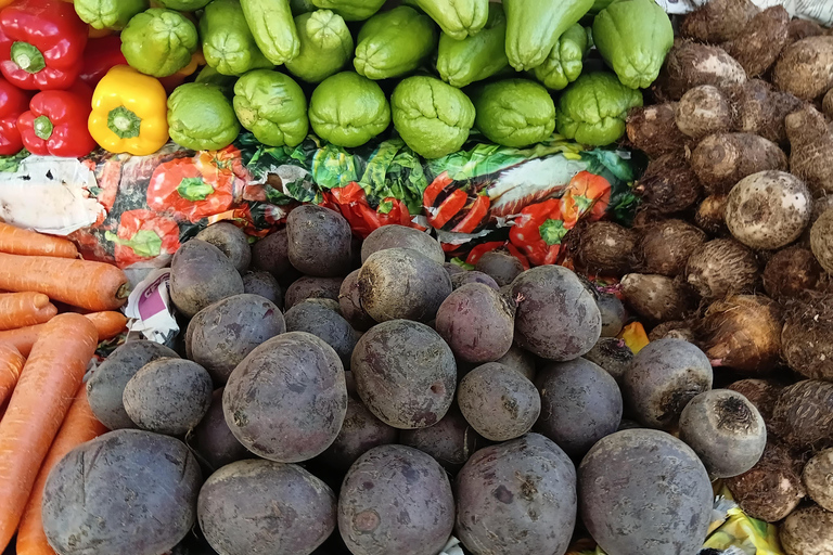 Rio de Janeiro: Copacabana Market Tour with Tastings