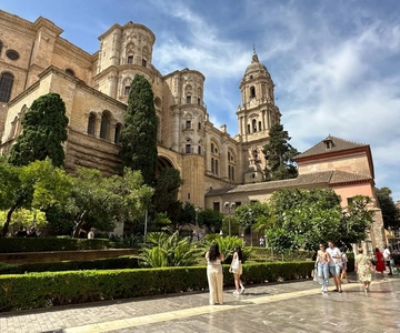 Ultimate Malaga: History and Tapas All Included