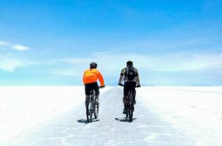 Von Uyuni aus: Salzsee von Uyuni mit dem Fahrrad
