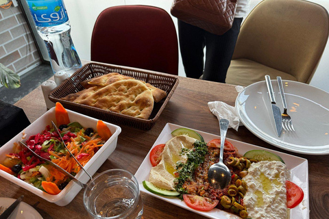 Muscat: Full-day Tour with Sunset Dhow Cruise & Local Lunch Full-Day Tour with German French Guide,Dhow Cruise and Lunch