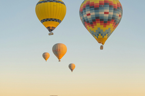 Pamukkale/Cappadoce : vol en montgolfière / transfert à l&#039;hôtelPamukkale : Vol en montgolfière avec petit-déjeuner et certificat inclus