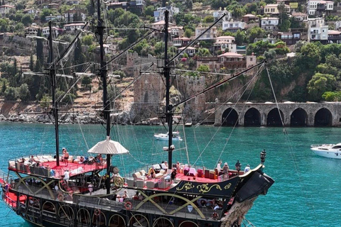 Alanya: Romantic Boat Tour with Lunch and Drinks