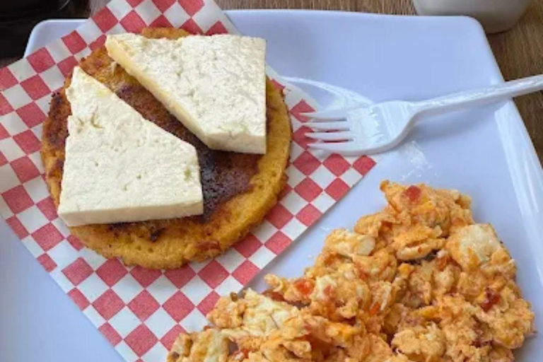 Guatapé Custom Tour, max 7 passengers Guatapé Custom Tour for up to 7 Passengers