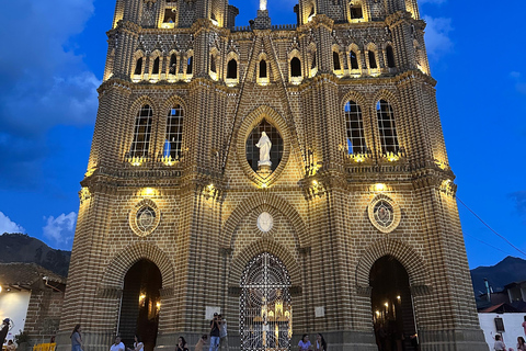 Medellín: 2-Day Jardín and Tapartó Tour with Accommodation